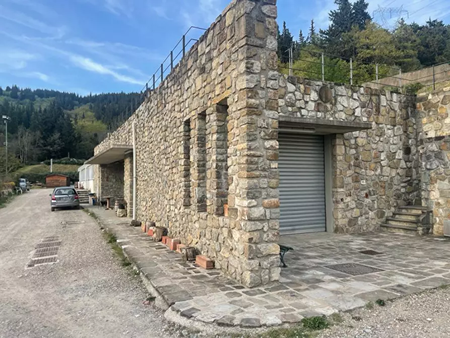 Immagine 3 di Attività commerciale in vendita  in VIA DEL COLLE a Calenzano