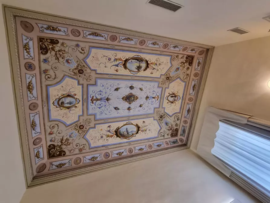 Immagine 12 di Attività commerciale in vendita  in VIALE MATTEOTTI a Firenze