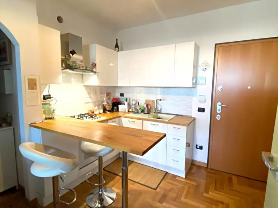 Immagine 5 di Appartamento in vendita  in VIA RIVA LIGURE a Roma