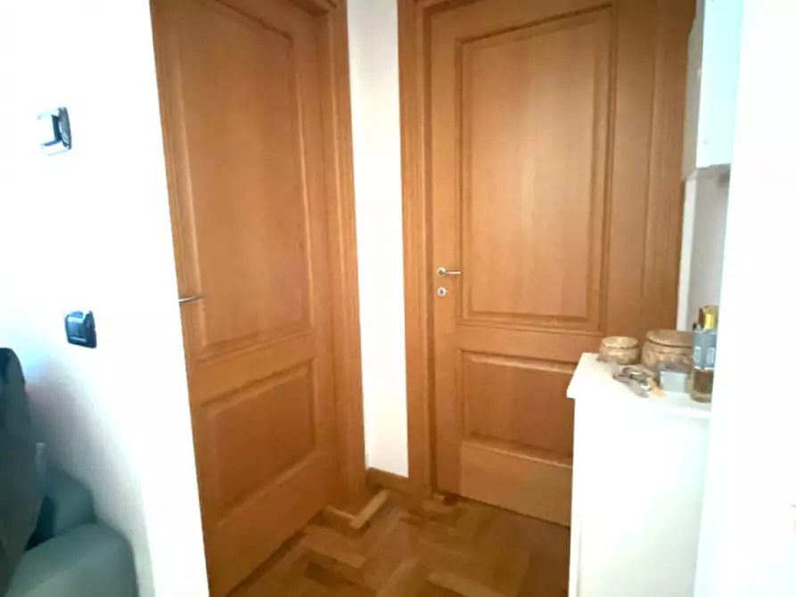 Immagine 15 di Appartamento in vendita  in VIA RIVA LIGURE a Roma