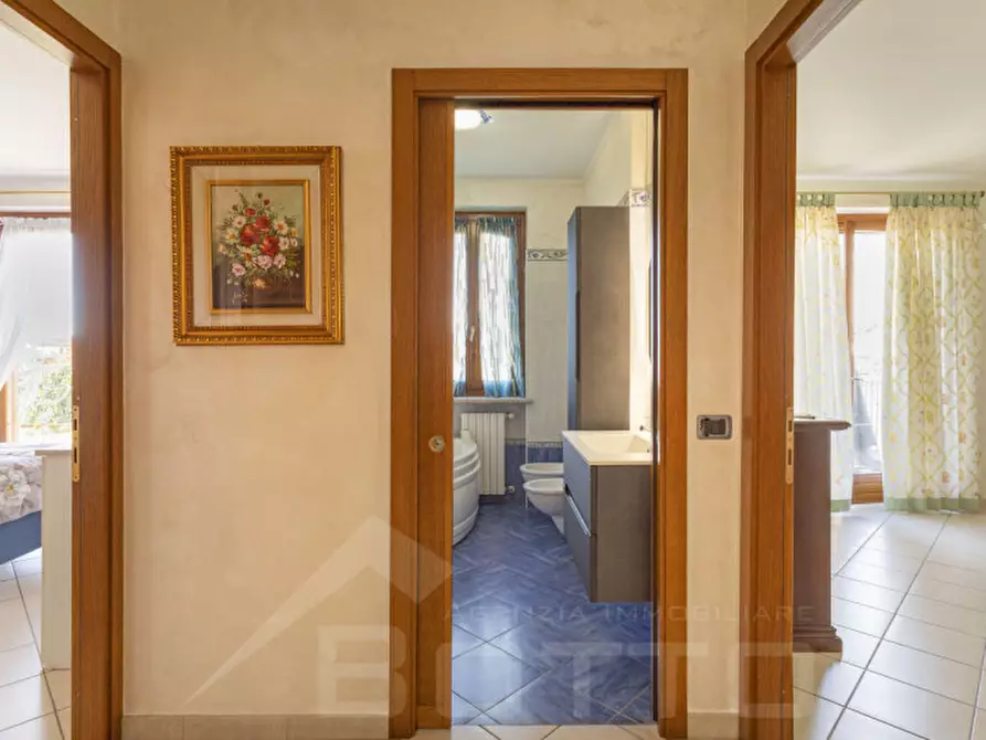 Immagine 8 di Casa bifamiliare in vendita  in via san giorgio 22 a Cureggio