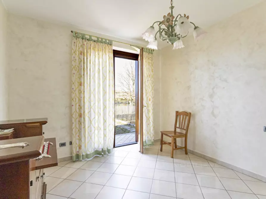 Immagine 9 di Casa bifamiliare in vendita  in via san giorgio 22 a Cureggio