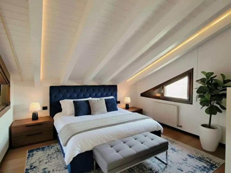 Immagine 2 di Attico in vendita  a Asolo