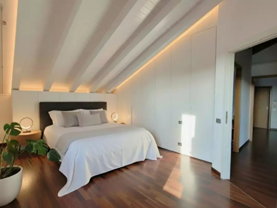 Immagine 11 di Attico in vendita  a Asolo