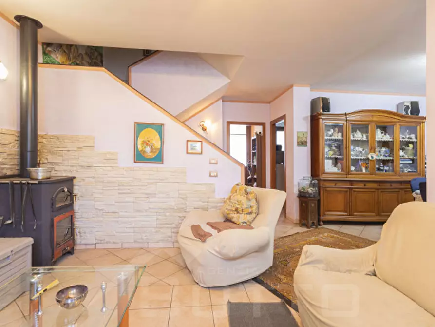 Immagine 2 di Villetta a schiera in vendita  in Via della Ciocca 94 a Borgomanero