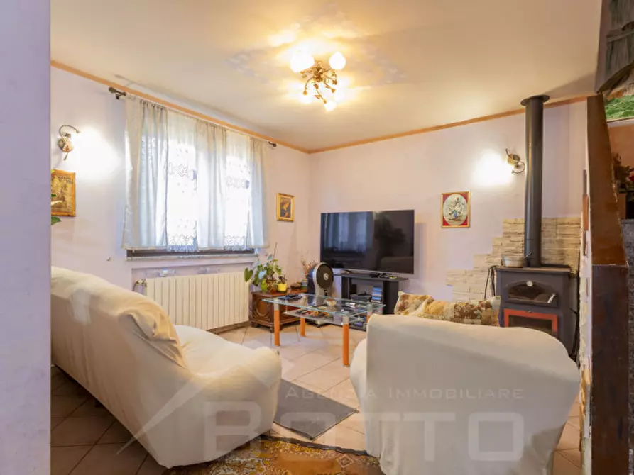 Immagine 4 di Villetta a schiera in vendita  in Via della Ciocca 94 a Borgomanero