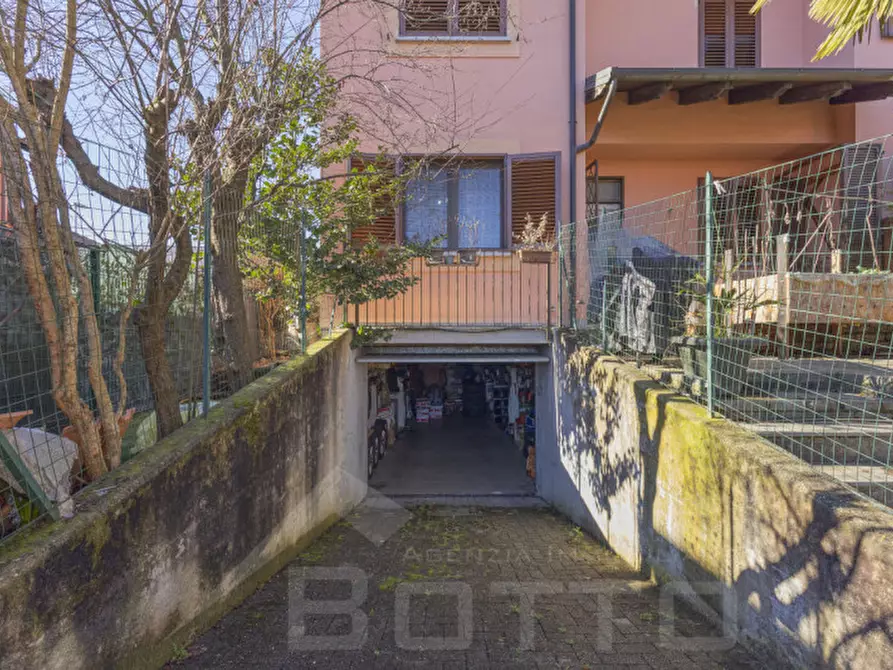 Immagine 20 di Villetta a schiera in vendita  in Via della Ciocca 94 a Borgomanero