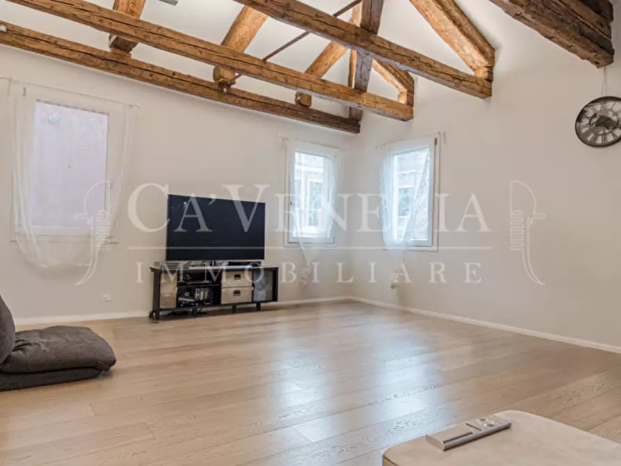 Immagine 2 di Appartamento in vendita  a Venezia