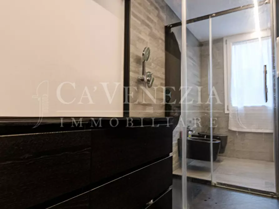 Immagine 10 di Appartamento in vendita  a Venezia