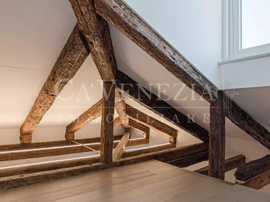 Immagine 16 di Appartamento in vendita  a Venezia