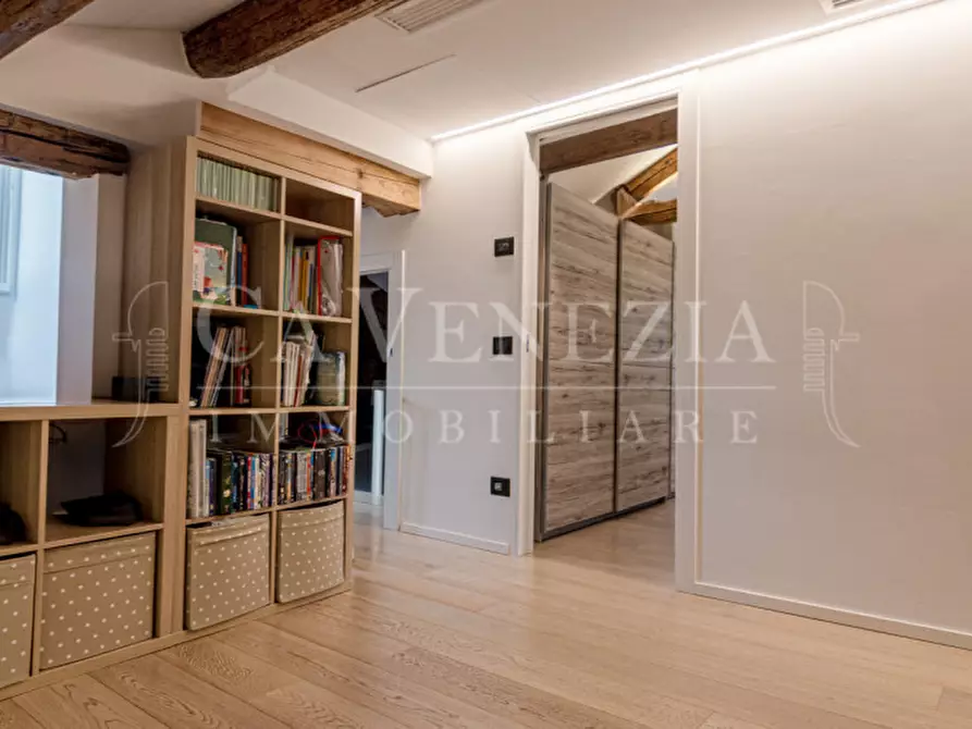 Immagine 18 di Appartamento in vendita  a Venezia