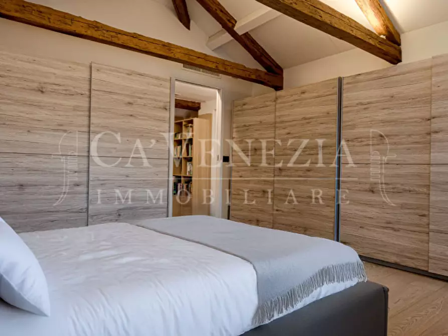 Immagine 21 di Appartamento in vendita  a Venezia