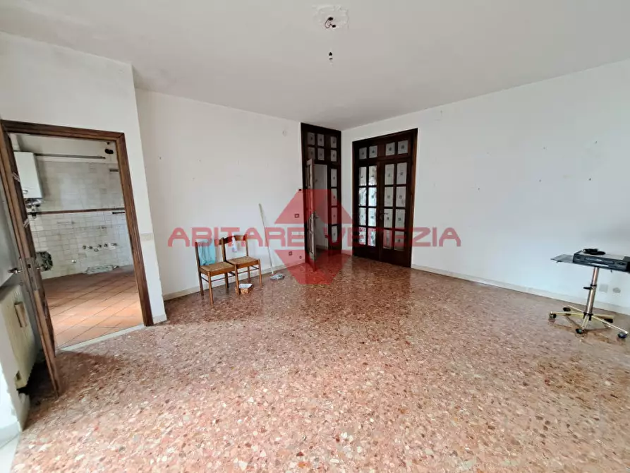 Immagine 1 di Appartamento in vendita  in Via malamocco a Venezia