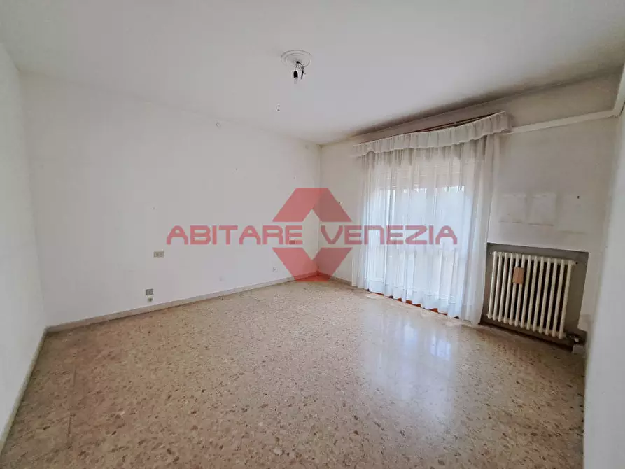 Immagine 4 di Appartamento in vendita  in Via malamocco a Venezia