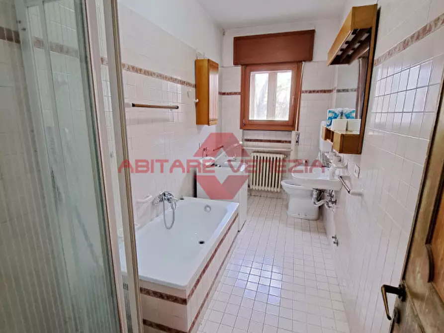 Immagine 6 di Appartamento in vendita  in Via malamocco a Venezia