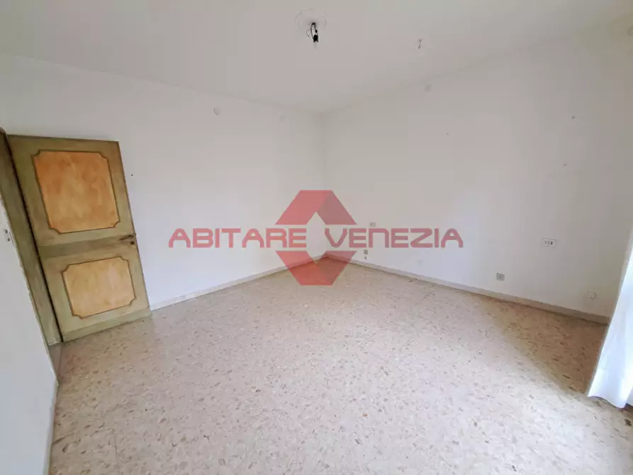 Immagine 6 di Appartamento in vendita  in Via malamocco a Venezia