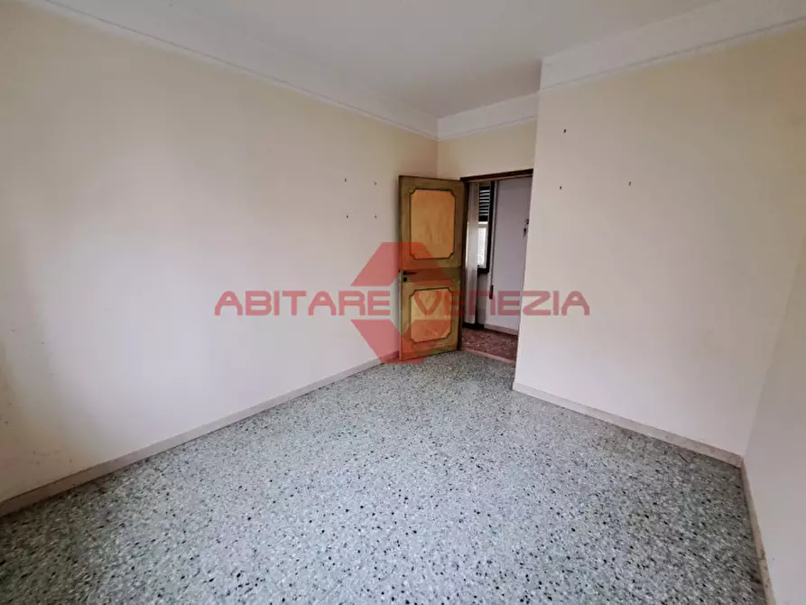 Immagine 9 di Appartamento in vendita  in Via malamocco a Venezia