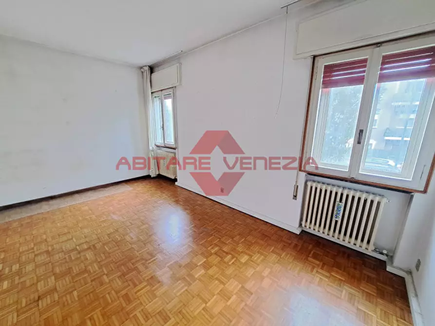 Immagine 10 di Appartamento in vendita  in Via malamocco a Venezia