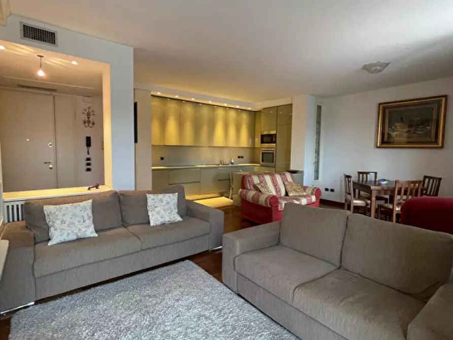 Immagine 1 di Appartamento in vendita  in Via Giuseppe Jappelli a Abano Terme