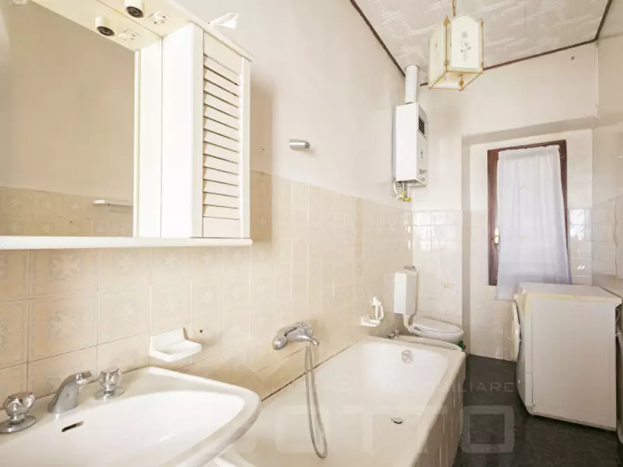 Immagine 10 di Casa indipendente in vendita  in Via Maggiate 36 a Borgomanero