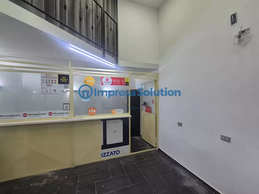 Immagine 6 di Negozio in affitto  in Via Firenze a Napoli