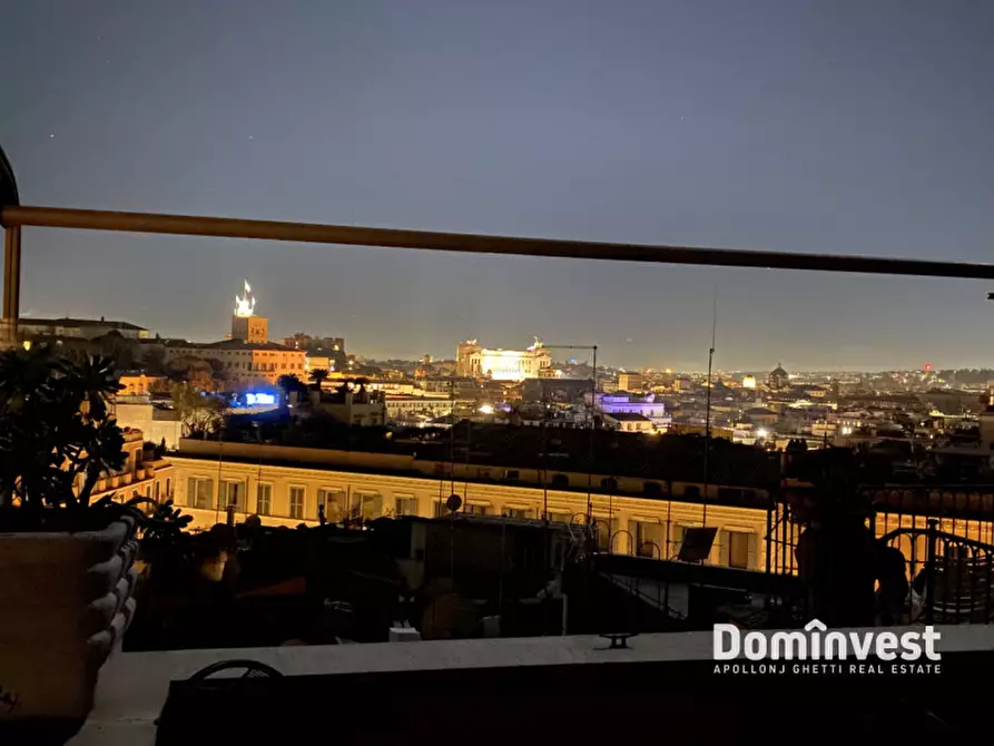Immagine 29 di Attico in affitto  in Via Crispi a Roma