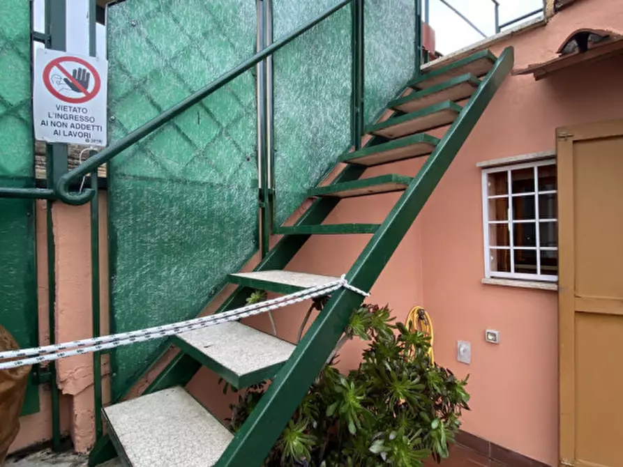 Immagine 34 di Attico in affitto  in Via Crispi a Roma