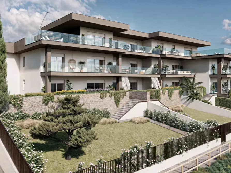 Immagine 3 di Appartamento in vendita  in Via Desenzanino a Desenzano Del Garda