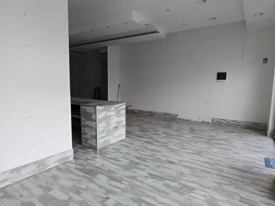 Immagine 2 di Attività commerciale in affitto  in VIA VESTINA a Montesilvano