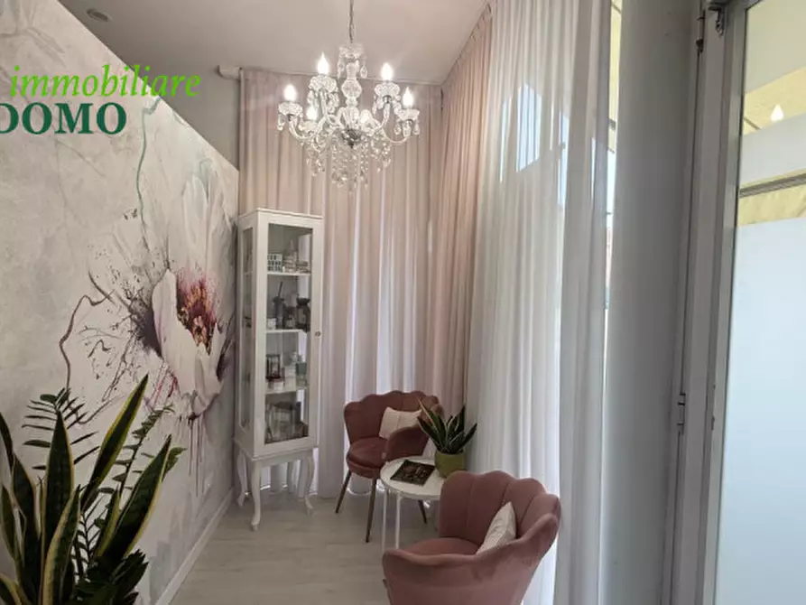 Immagine 3 di Attività commerciale in vendita  a Vicenza