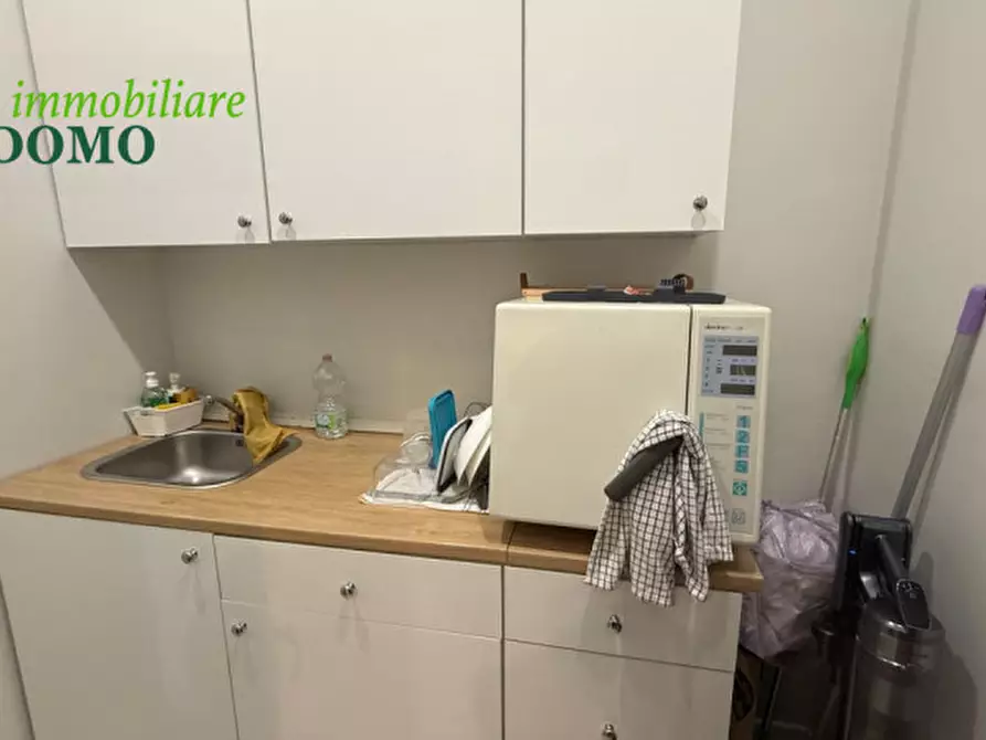 Immagine 19 di Attività commerciale in vendita  a Vicenza