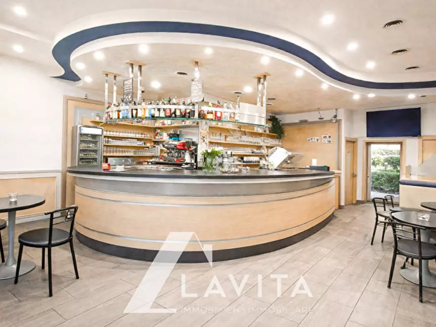 Immagine 2 di Attività commerciale in vendita  in via sassari 22 a Bolzano