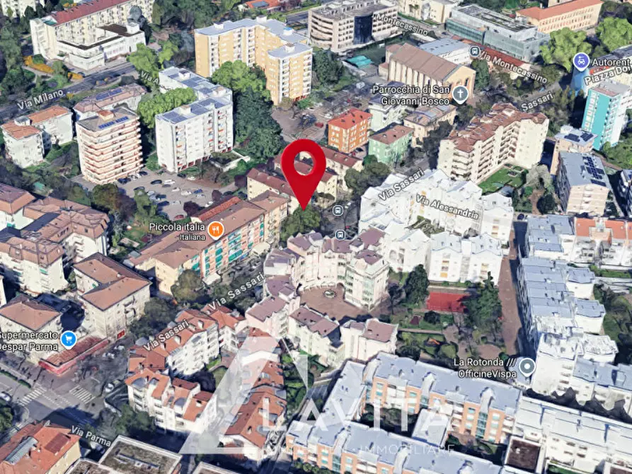 Immagine 5 di Attività commerciale in vendita  in via sassari 22 a Bolzano