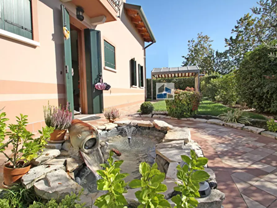 Immagine 1 di Casa indipendente in vendita  in Via Dante Alighieri a Santa Maria Di Sala