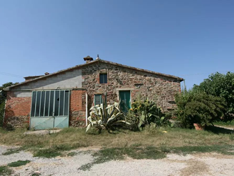 Immagine 3 di Rustico / casale in vendita  a Lucignano