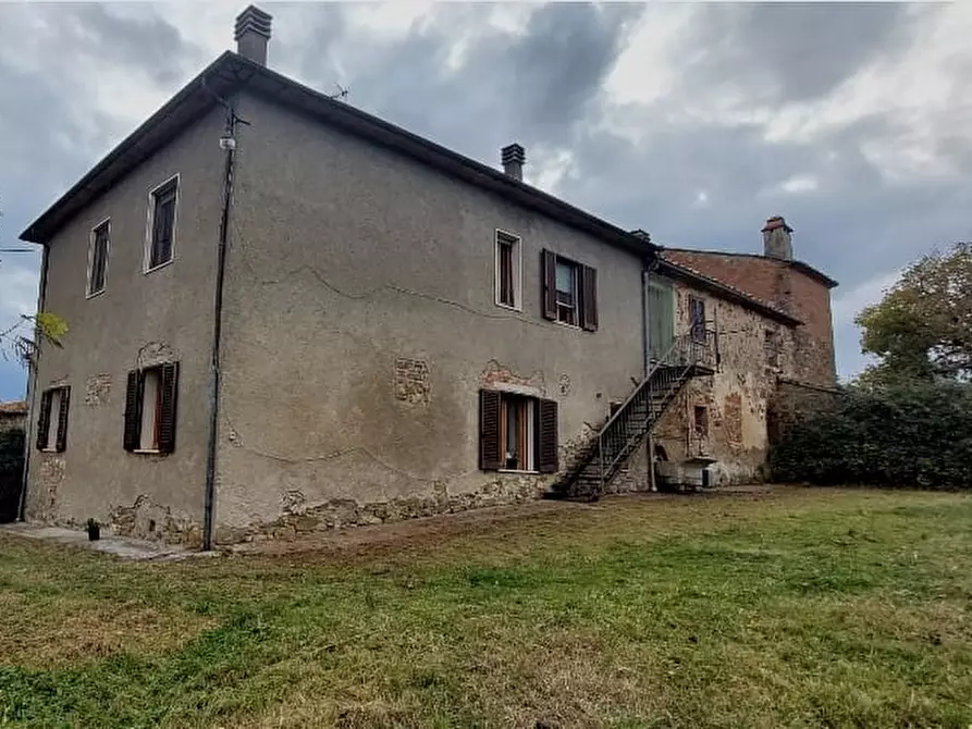 Immagine 6 di Rustico / casale in vendita  a Lucignano