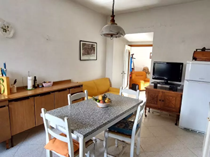 Immagine 19 di Rustico / casale in vendita  a Lucignano