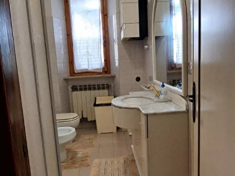 Immagine 21 di Rustico / casale in vendita  a Lucignano