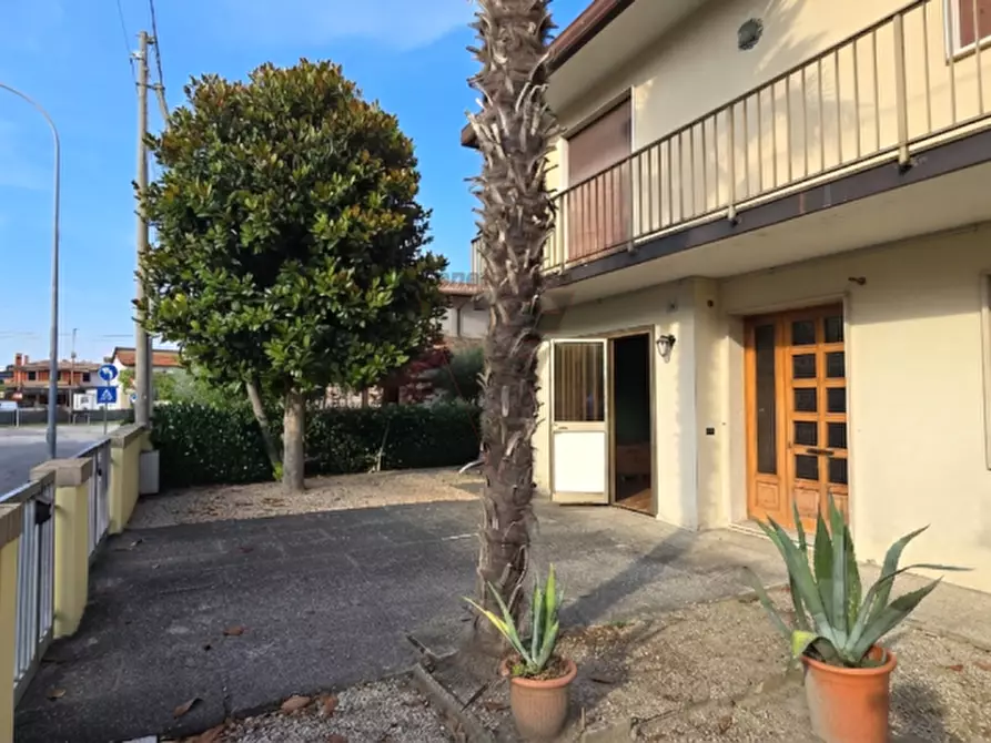Immagine 2 di Casa bifamiliare in vendita  in Via alcide de gasperi 16 a Campagna Lupia
