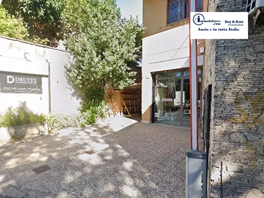 Immagine 2 di Magazzino in vendita  in Via Trionfale a Roma