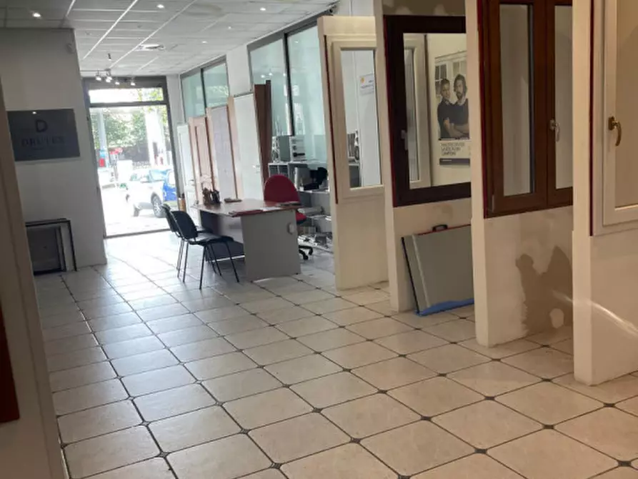 Immagine 3 di Magazzino in vendita  in Via Trionfale a Roma