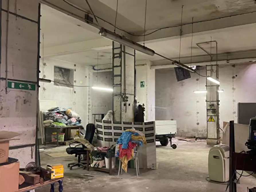 Immagine 6 di Magazzino in vendita  in Via Trionfale a Roma