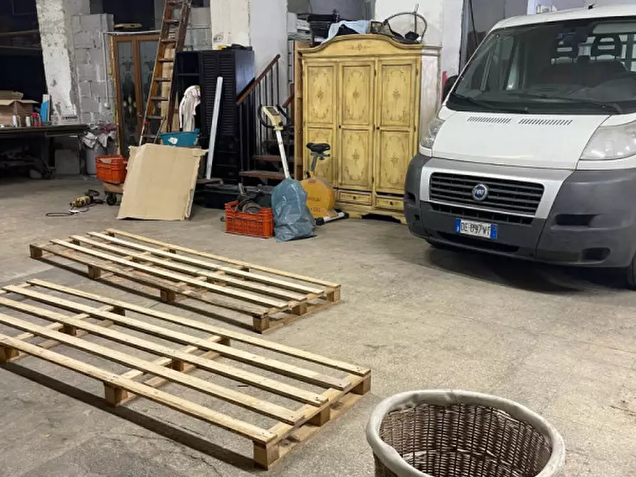 Immagine 7 di Magazzino in vendita  in Via Trionfale a Roma