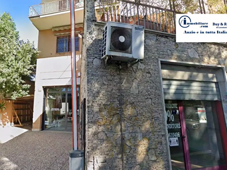 Immagine 10 di Magazzino in vendita  in Via Trionfale a Roma