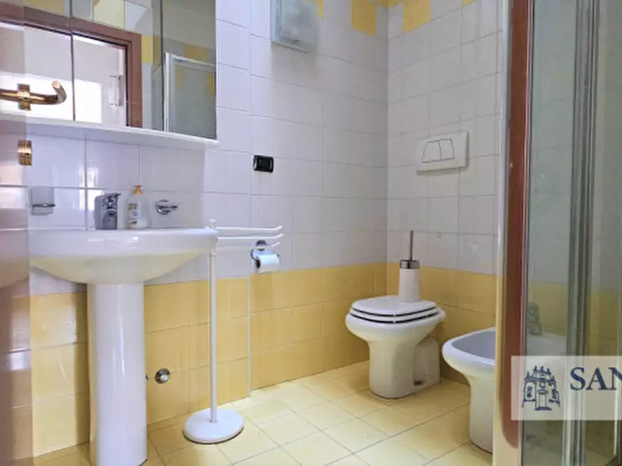 Immagine 12 di Appartamento in vendita  in Via Benedetto Croce a Costabissara