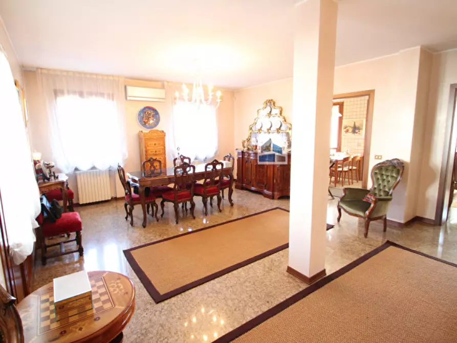 Immagine 3 di Casa bifamiliare in vendita  in Via Fratella a Santa Maria Di Sala