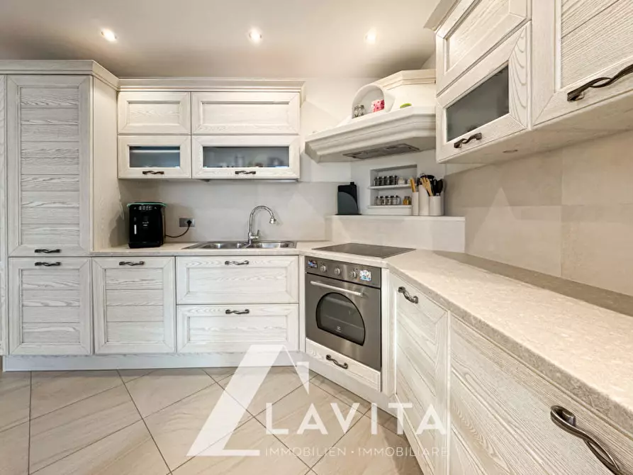 Immagine 4 di Appartamento in vendita  in Via Sottomonte - Unterbergstraße a Laives .Leifers.