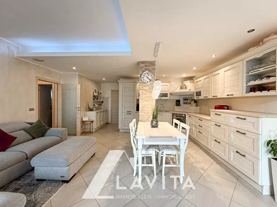 Immagine 6 di Appartamento in vendita  in Via Sottomonte - Unterbergstraße a Laives .Leifers.