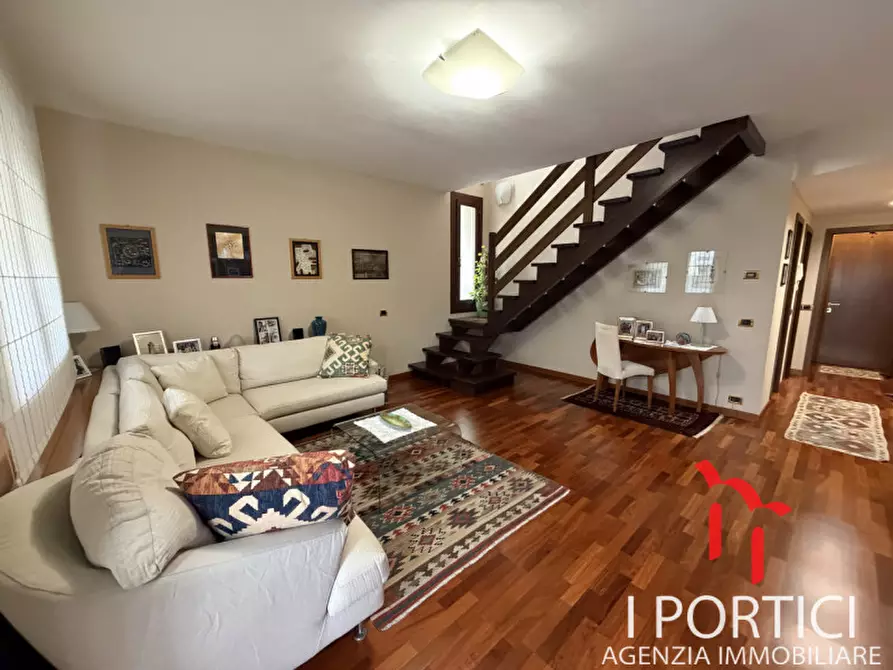 Immagine 1 di Villetta a schiera in vendita  in Via Guido Carrer a Venezia