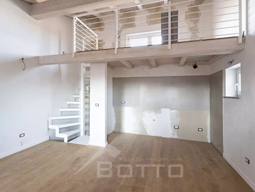 Immagine 1 di Appartamento in vendita  in Piazza Italia, 1 a Gattinara